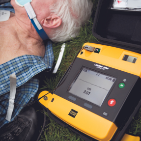 Lifepak 1000 Semi Automatic Defibrillator with ECG and Manual Override